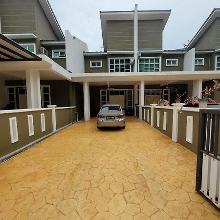 Teduhan Abqory Kuala Terengganu Esterno foto